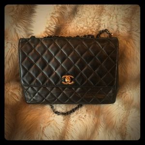 AUTHENTIC Chanel vintage flap bag